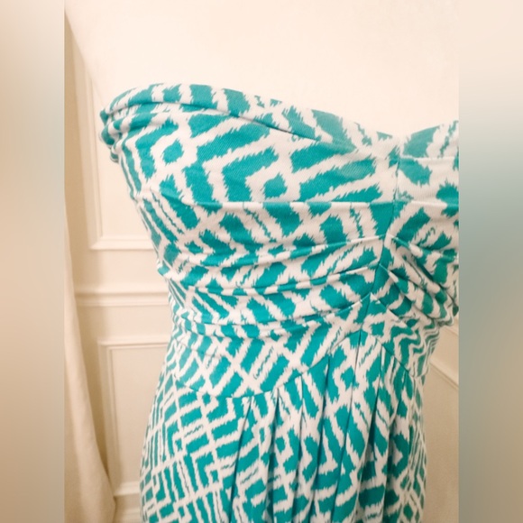 Tart Teal & White Geometric Strapless Maxi Dress - Picture 5 of 9